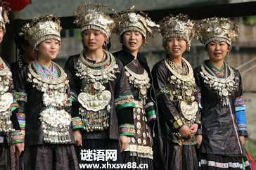 侗族女装